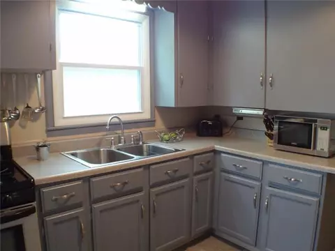 210 E Thomas, Lansing, MI 48906 photo 12