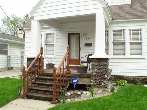 210 E Thomas, Lansing, MI 48906 photo 4