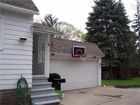 210 E Thomas, Lansing, MI 48906 photo 5