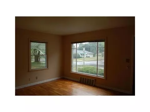 3927 Devonshire, Lansing, MI 48910 photo 4