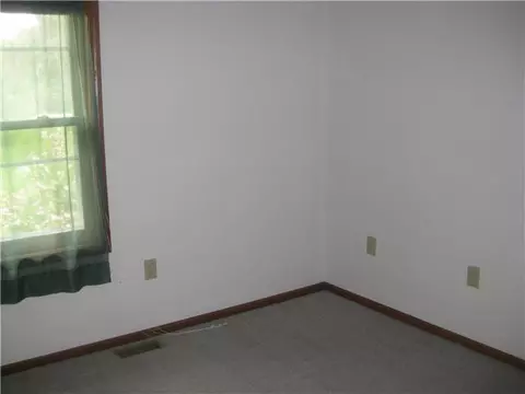4858 Ballantine, Bath, MI 48808 photo 10