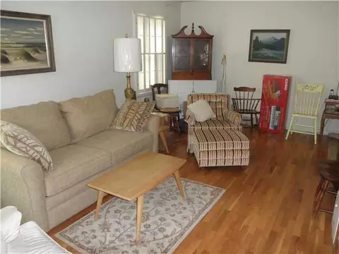 636 E Willard Ave, Lansing, MI 48910 photo 3