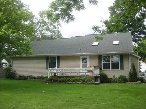 302 E Kent, Grand Ledge, MI 48837 photo 3