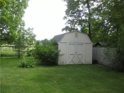 302 E Kent, Grand Ledge, MI 48837 photo 5