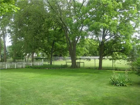 302 E Kent, Grand Ledge, MI 48837 photo 6
