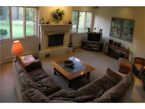 819 Barry, Haslett, MI 48840 photo 4