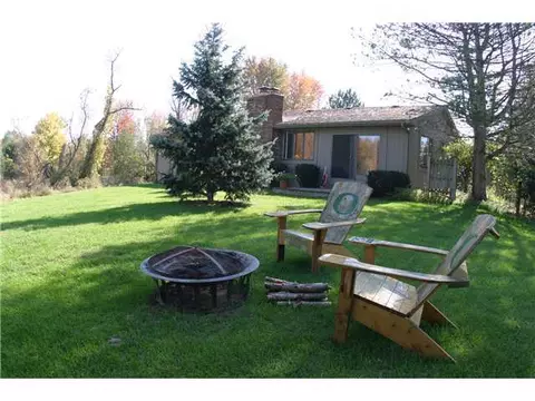 819 Barry, Haslett, MI 48840 photo 2
