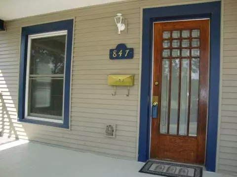 847 Baker St, Lansing, MI 48910 photo 2