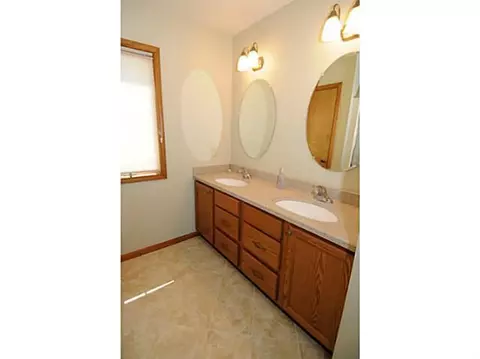 1727 Killarney Dr, Holt, MI 48842 photo 9