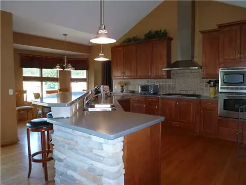 404 Shoreline, Dewitt, MI 48820 photo 5