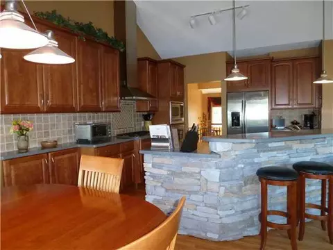 404 Shoreline, Dewitt, MI 48820 photo 4