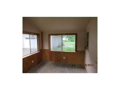 715 E Newark St, Ithaca, MI 48847 photo 5