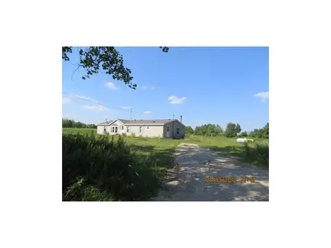 10063 E Add Rd, Carson City, MI 48811 photo 2