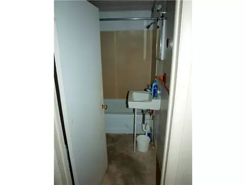 308 E Railroad St, Saint Johns, MI 48879 photo 5