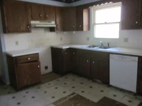 1095 Barry, Haslett, MI 48840 photo 3