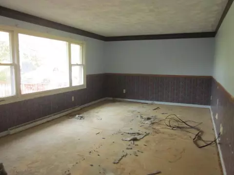 1095 Barry, Haslett, MI 48840 photo 2