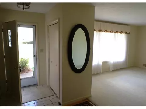 1021 Bennington, Lansing, MI 48917 photo 4