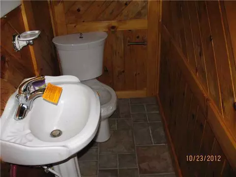 3476 Bath Rd, Perry, MI 48872 photo 9