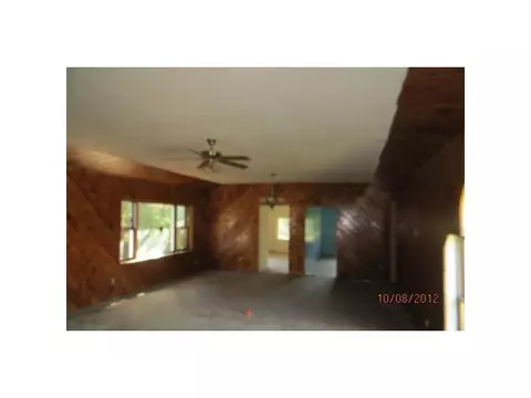 9737 E Pakes Rd, Crystal, MI 48818 photo 3