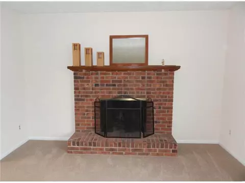 4613 Addison Rd, Lansing, MI 48917 photo 3