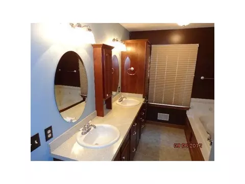 2143 Arbor, Dewitt, MI 48820 photo 3