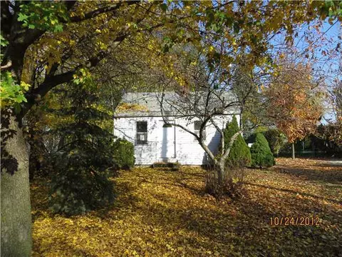 637 Robert St, Lansing, MI 48910 photo 1