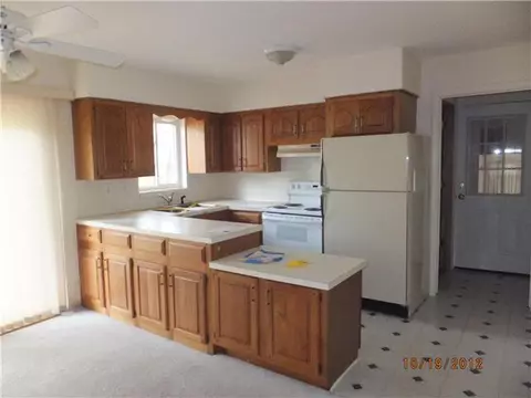 512 Iris Ave, Lansing, MI 48917 photo 3