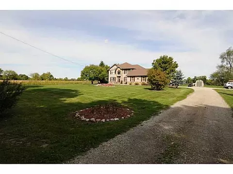 914 Button Rd, Okemos, MI 48864 photo 2