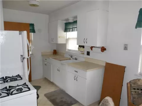 5648 Babbitt, Haslett, MI 48840 photo 2