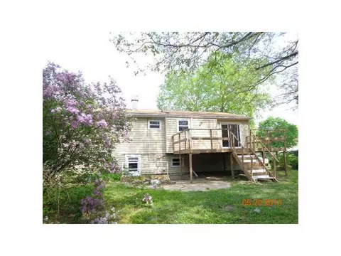 2325 Leon Ave, Lansing, MI 48906 photo 3