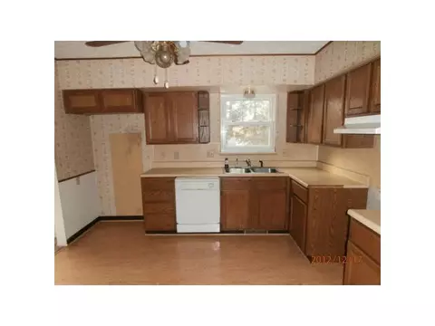 2325 Leon Ave, Lansing, MI 48906 photo 5