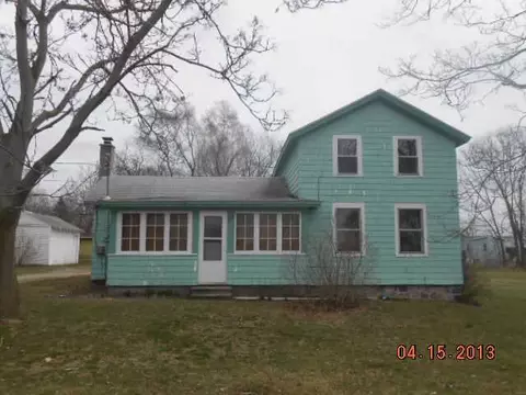 268 S Robinson St, Lyons, MI 48851 photo 1