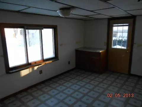 268 S Robinson St, Lyons, MI 48851 photo 4