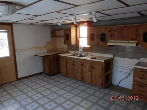268 S Robinson St, Lyons, MI 48851 photo 3