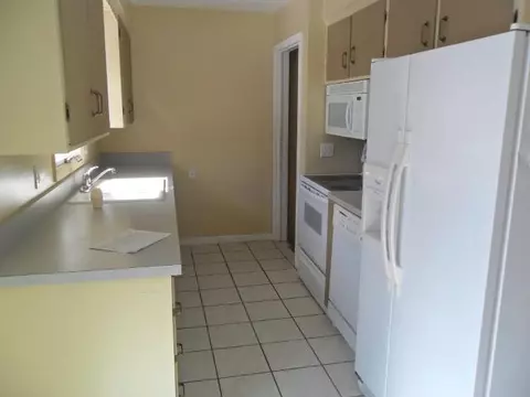 3417 Pickwick Pl, Lansing, MI 48917 photo 2
