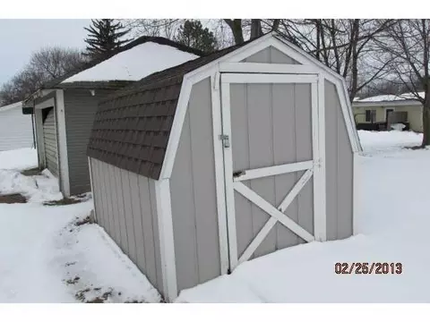 127 N Elm St, Ithaca, MI 48847 photo 2