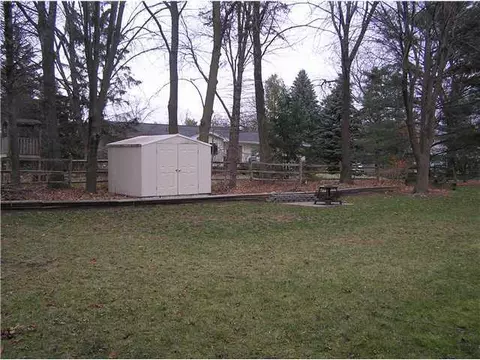 1306 Herbison Rd, Dewitt, MI 48820 photo 3