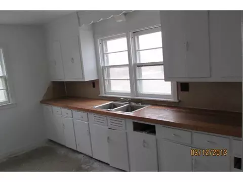 668 W Polk Rd, Ithaca, MI 48847 photo 3