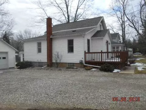 202 E Buchanan St, Saint Johns, MI 48879 photo 2