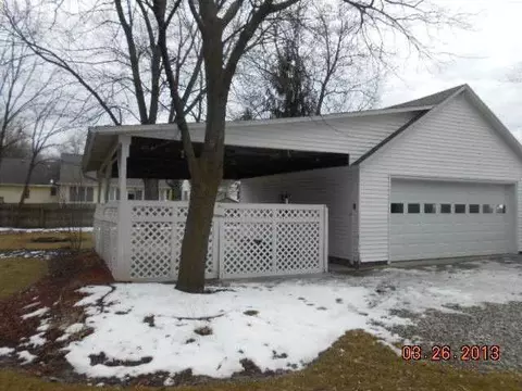 202 E Buchanan St, Saint Johns, MI 48879 photo 3