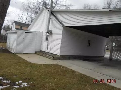 202 E Buchanan St, Saint Johns, MI 48879 photo 4