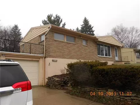 1424 Biscayne, Haslett, MI 48840 photo 2