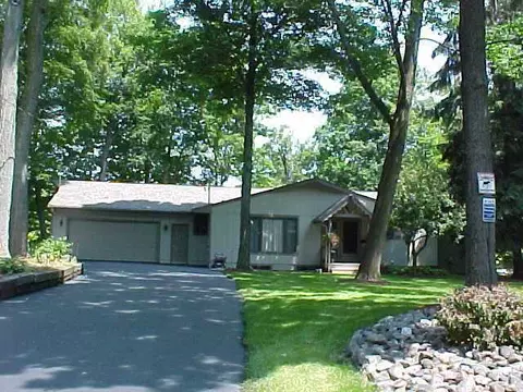 11400 Eden Trl, Eagle, MI 48822 photo 1
