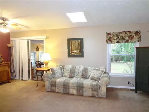 607 Dartmouth, Dewitt, MI 48820 photo 2