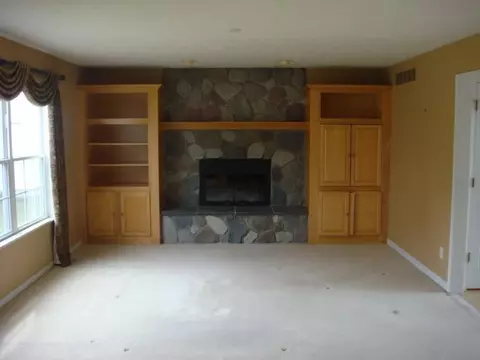 815 Blacksmith Trl, Williamston, MI 48895 photo 3