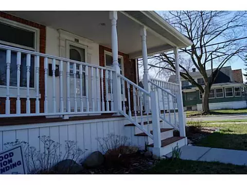 800 Clark St, Lansing, MI 48906 photo 4
