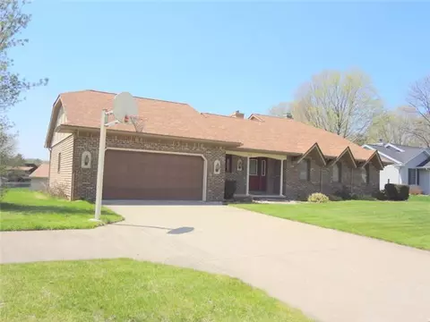 352 Tanbark, Dimondale, MI 48821 photo 2