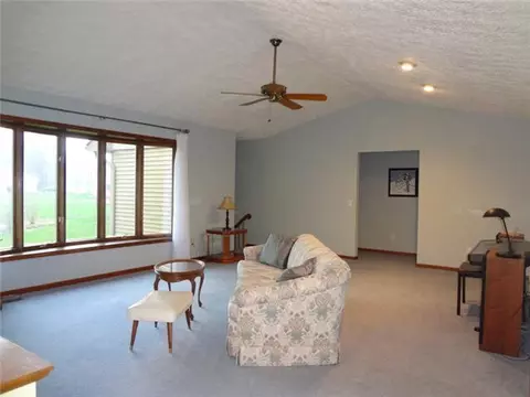 352 Tanbark, Dimondale, MI 48821 photo 3