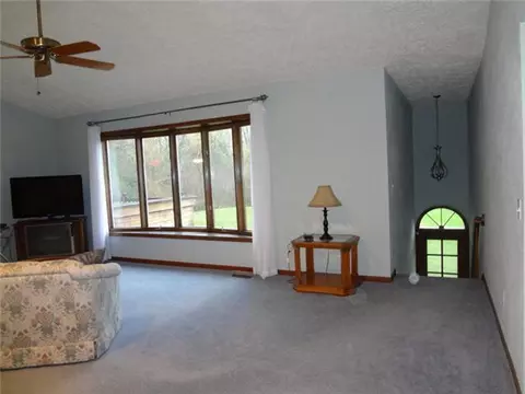 352 Tanbark, Dimondale, MI 48821 photo 4