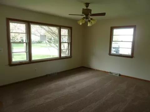 806 Eugenia, Mason, MI 48854 photo 3